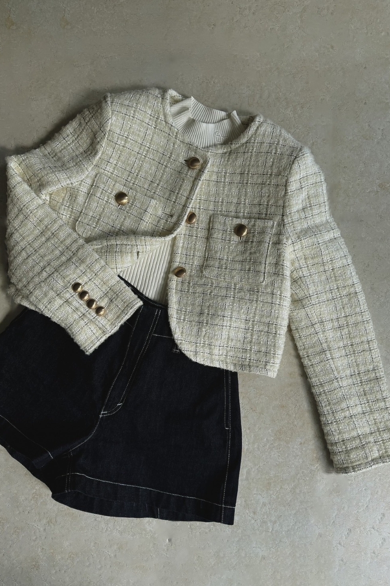 gold button check tweed jacket